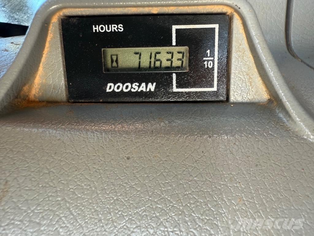 Doosan DX 380 LC Kāpurķēžu ekskavatori