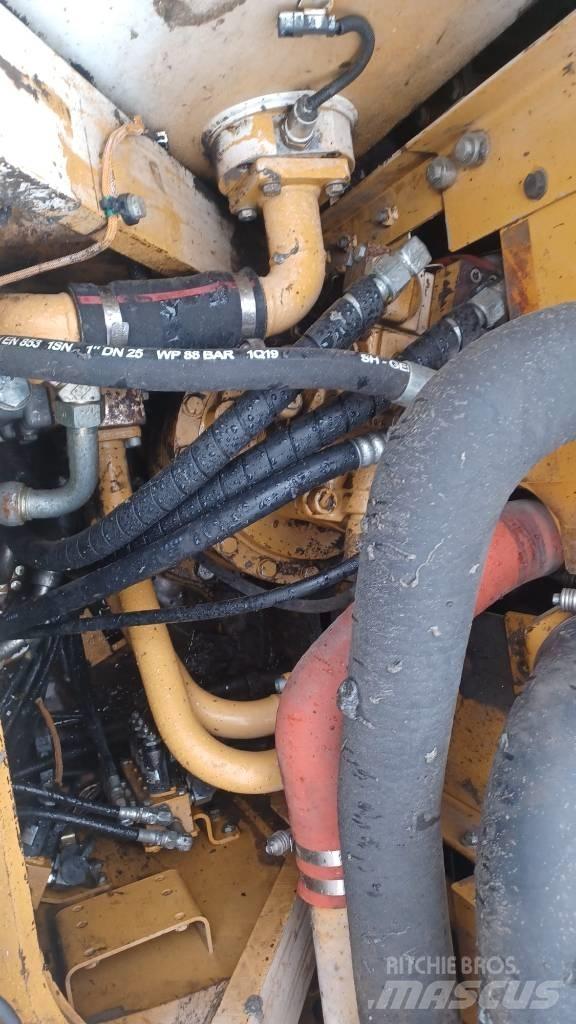 CAT 328 D L Kāpurķēžu ekskavatori