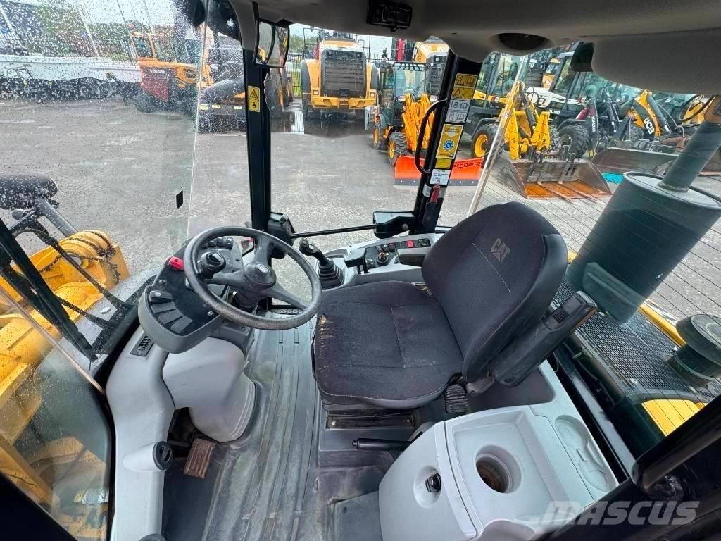 CAT 906 H Iekrāvēji uz riteņiem