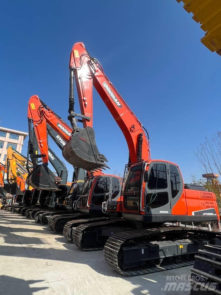 Doosan DX 225 Kāpurķēžu ekskavatori
