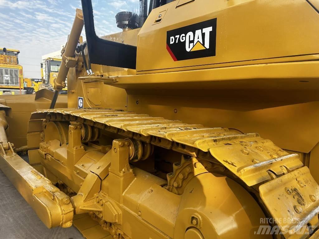 CAT D 7 G Kāpurķēžu buldozeri