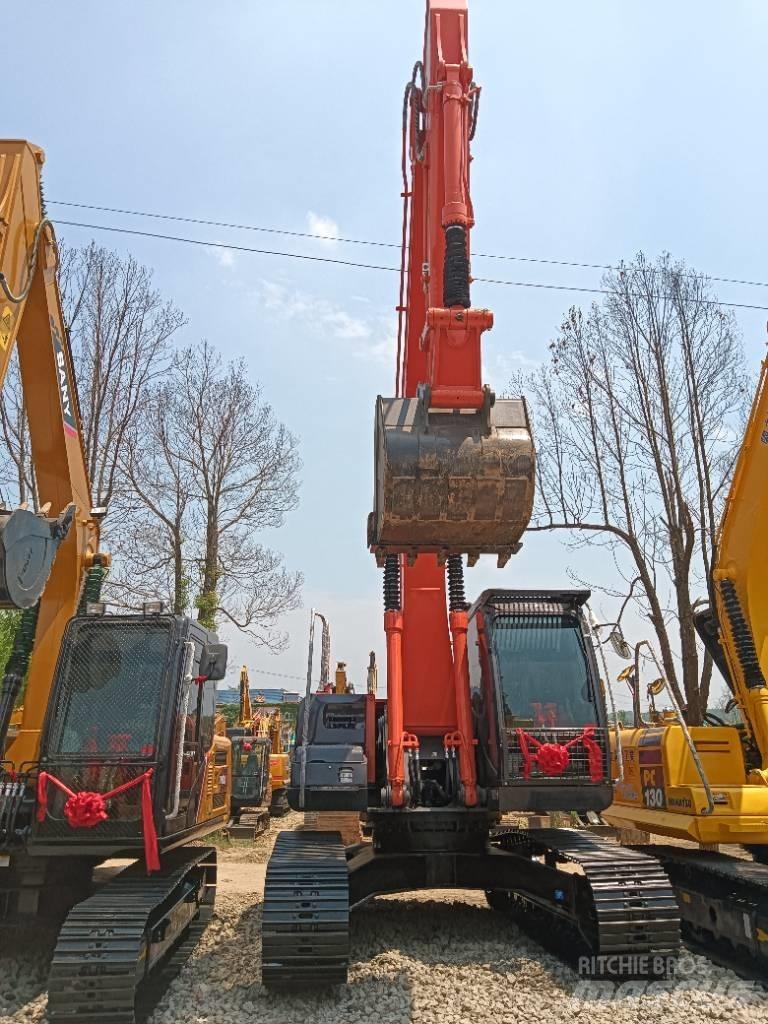Hitachi ZX 240 Kāpurķēžu ekskavatori