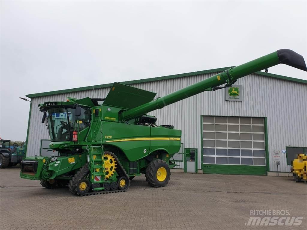 John Deere S770 Ražas novākšanas kombaini