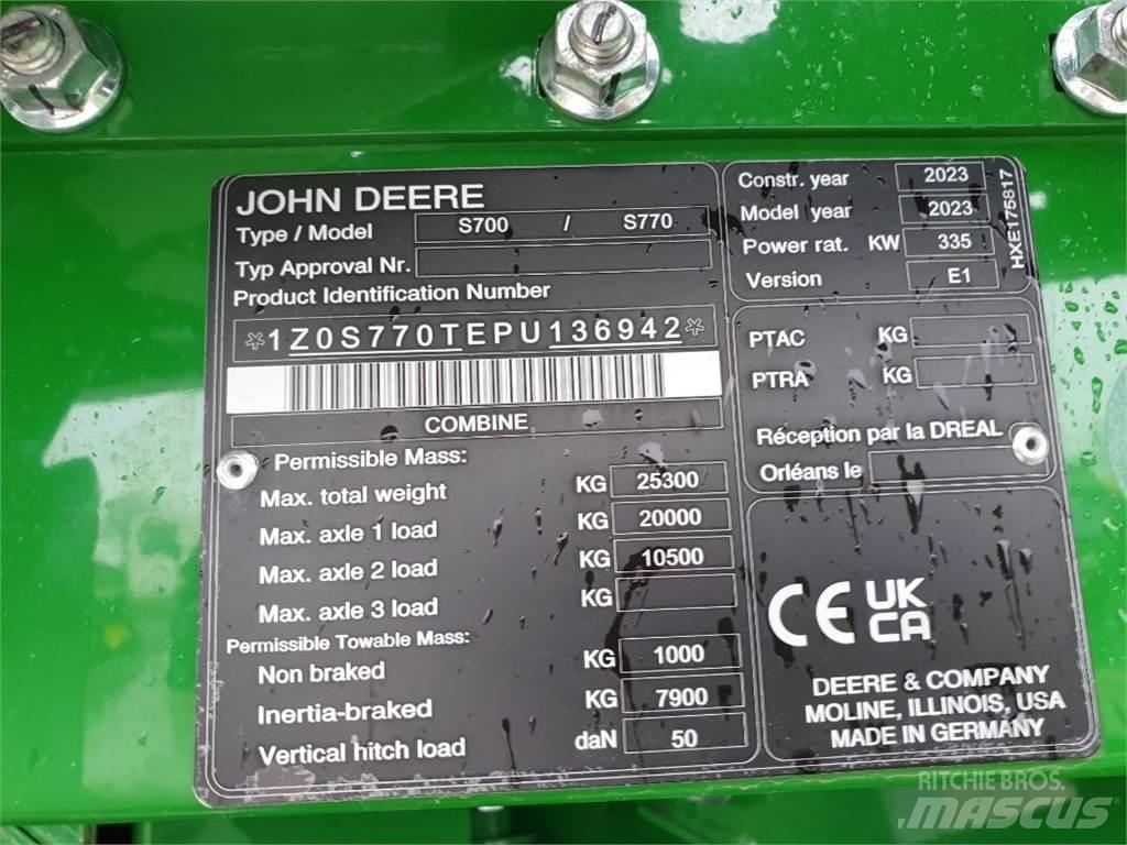 John Deere S770 Ražas novākšanas kombaini