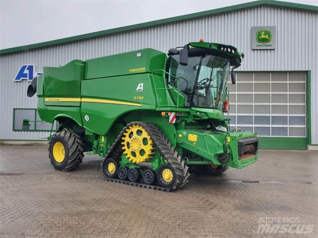 John Deere S770 Ražas novākšanas kombaini