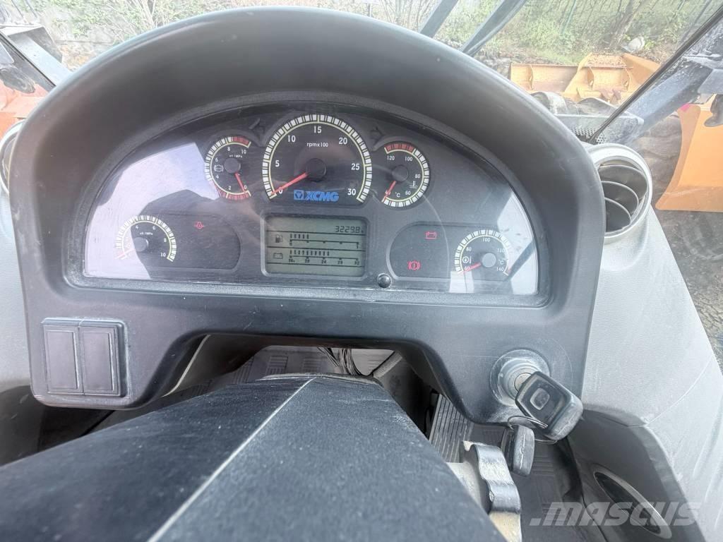 XCMG LW 550 F Iekrāvēji uz riteņiem