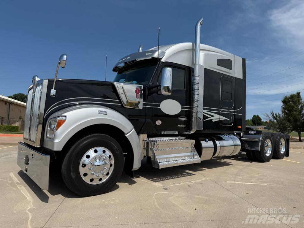 Kenworth W 990 Vilcēji