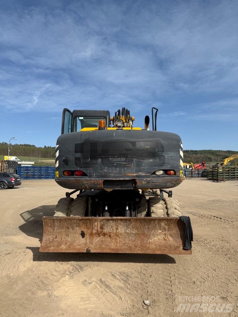JCB JS 145 W Ekskavatori uz riteņiem