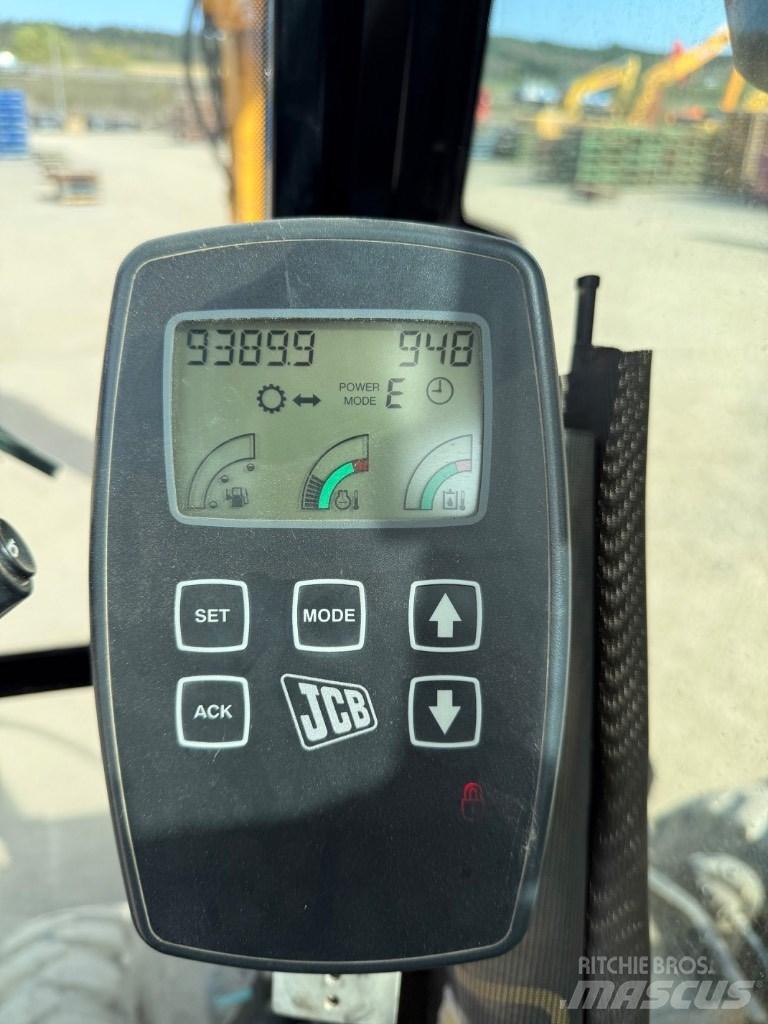 JCB JS 145 W Ekskavatori uz riteņiem