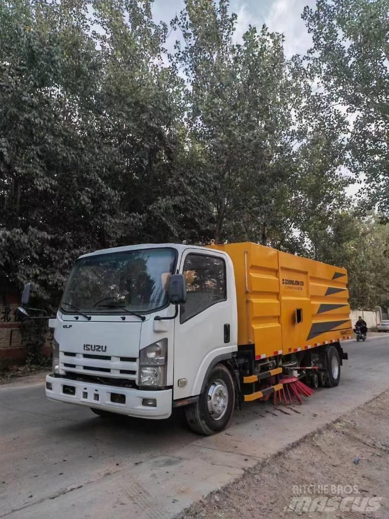 Isuzu ELF Ielu tīrāmās mašīnas