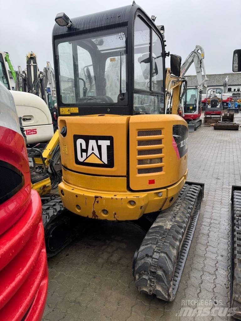CAT 302.7 D Mini ekskavatori < 7 t