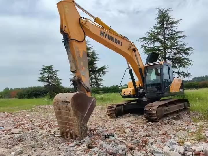 Hyundai 225LVS Kāpurķēžu ekskavatori