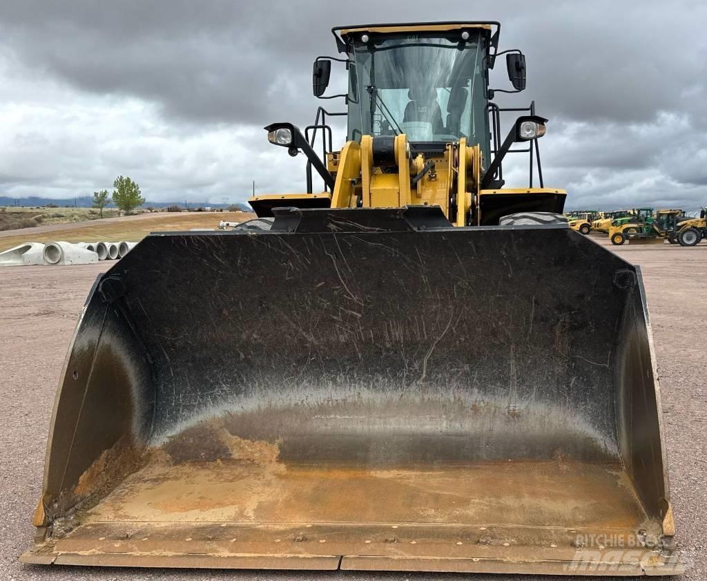 CAT 950M Iekrāvēji uz riteņiem