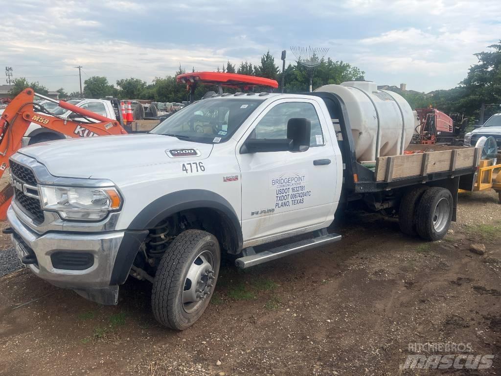 RAM 5500 Platformas/izkraušana no sāniem