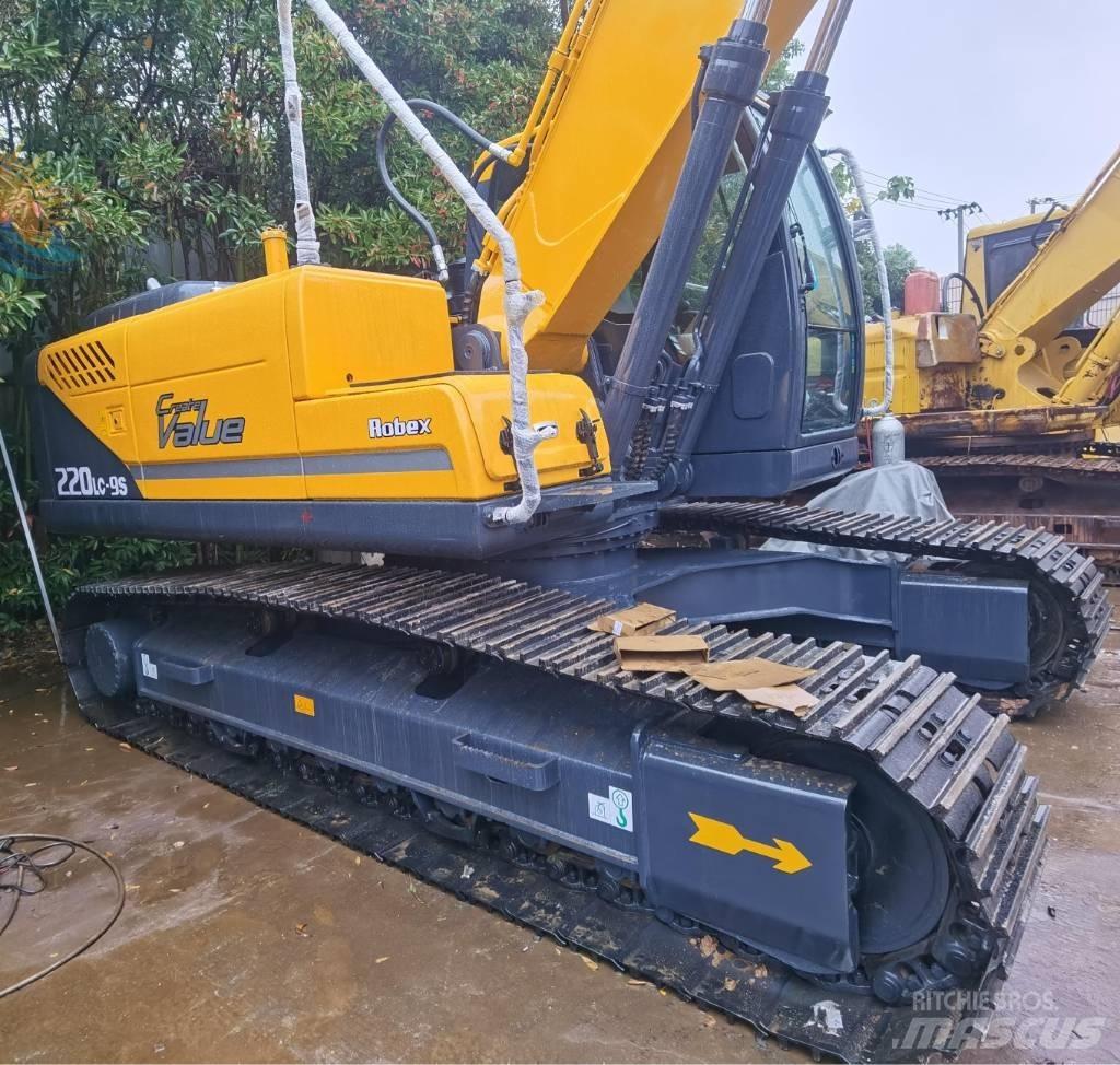 Hyundai R220LC-9S Ekskavatori uz riteņiem