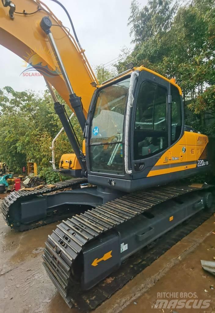 Hyundai R220LC-9S Ekskavatori uz riteņiem
