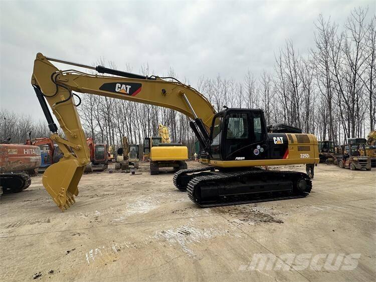 CAT 325D2 Kāpurķēžu ekskavatori