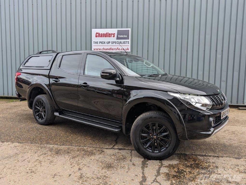 Mitsubishi L 200 Vieglais kravas automobilis/izkraušana no sāniem