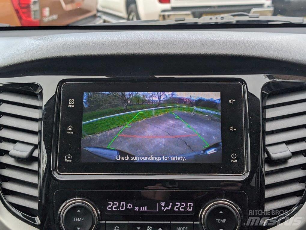 Mitsubishi L 200 Vieglais kravas automobilis/izkraušana no sāniem