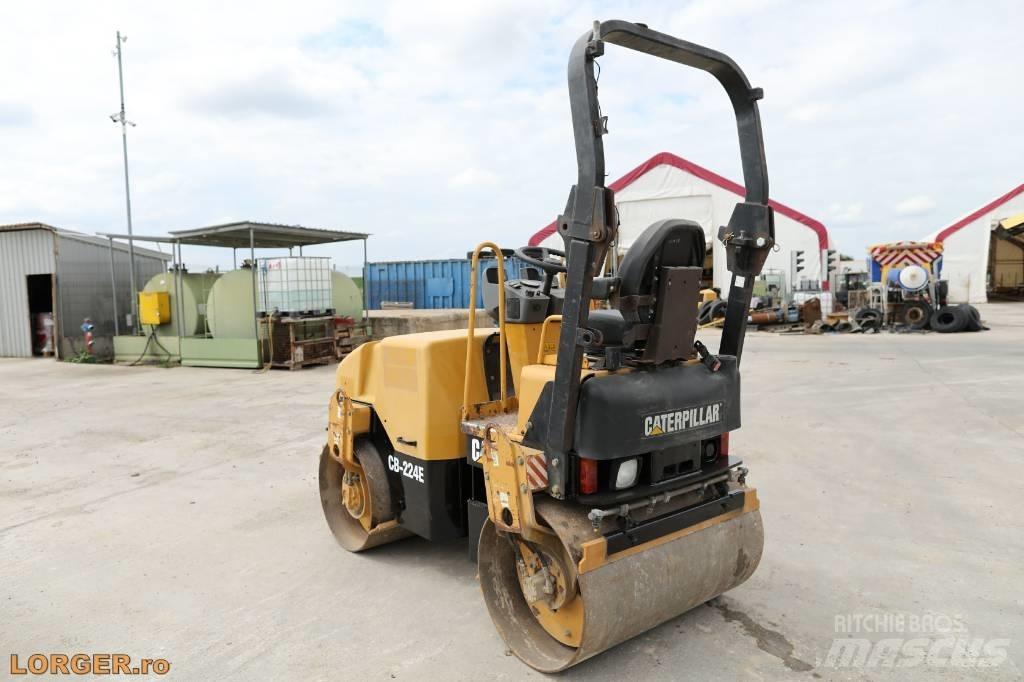 CAT CB 224 E Divvalču grunts veltņi