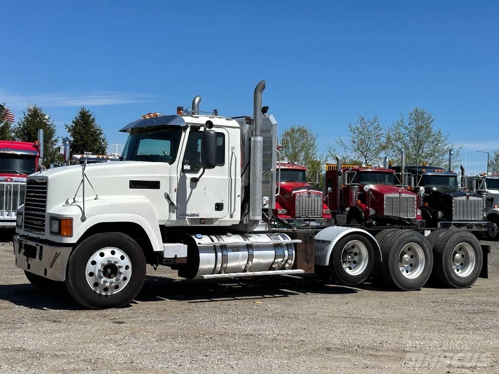 Mack CHU613 Vilcēji