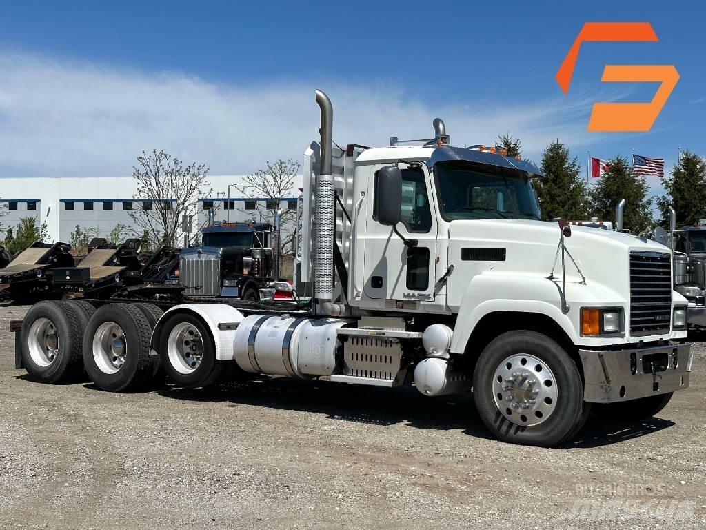 Mack CHU613 Vilcēji