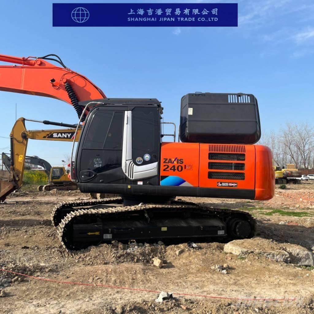 Hitachi ZX 240 Kāpurķēžu ekskavatori