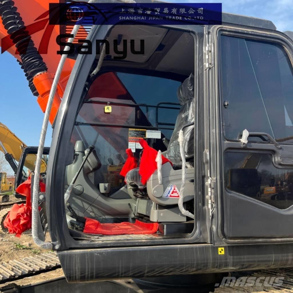Hitachi ZX 240 Kāpurķēžu ekskavatori