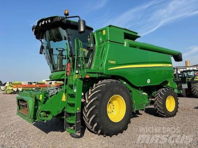 John Deere T 550 Ražas novākšanas kombaini