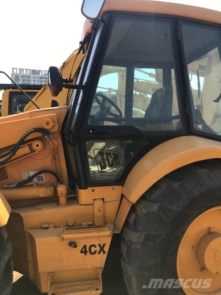 JCB 4 CX Ekskavatori-iekrāvēji