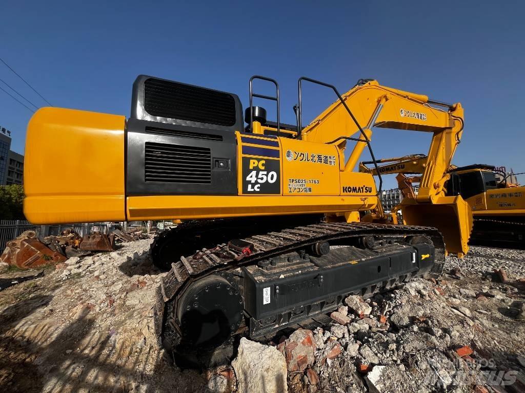 Komatsu 450 Kāpurķēžu ekskavatori