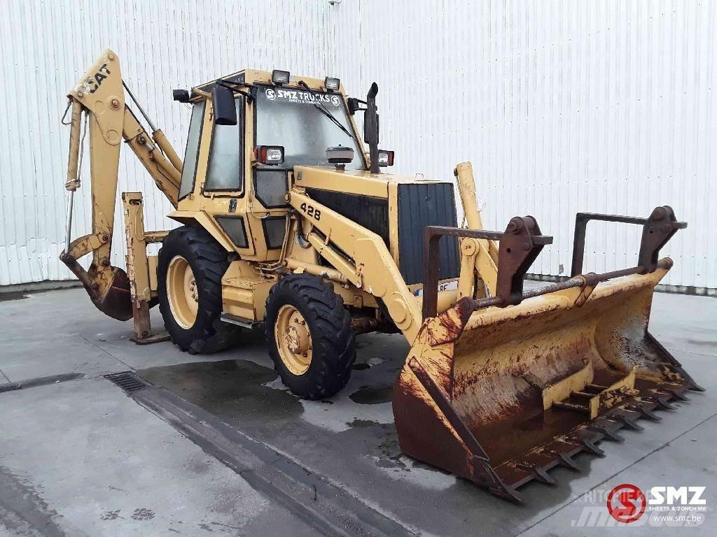 CAT 428 Ekskavatori-iekrāvēji