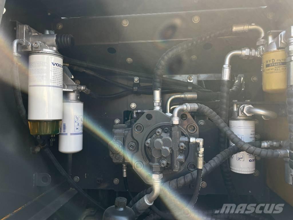 Volvo 210 Kāpurķēžu ekskavatori