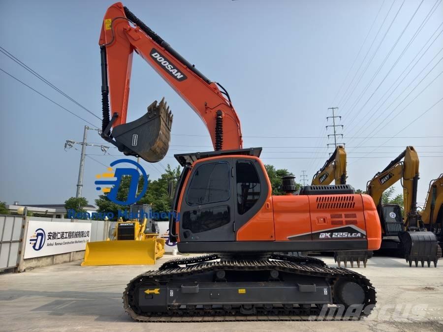 Doosan DX 225 LCA Kāpurķēžu ekskavatori