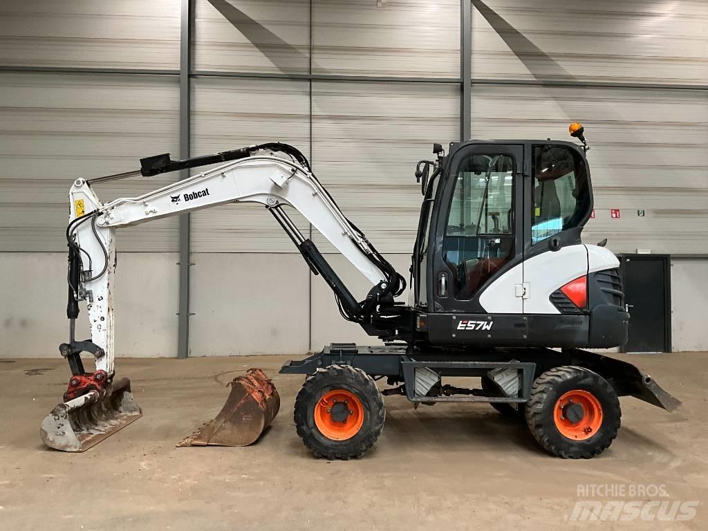 Bobcat E 57 W Ekskavatori uz riteņiem
