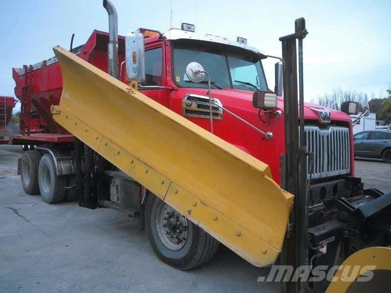 Western Star 4700 SB Sniega naži un tīrītāji