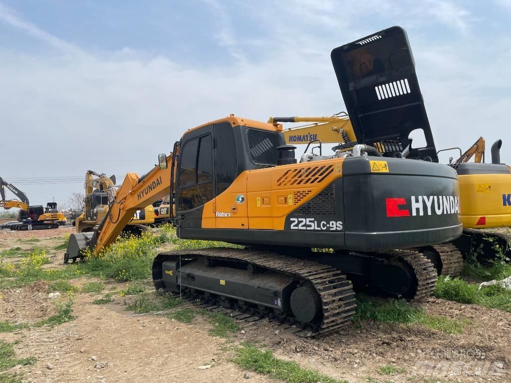 Hyundai 225LC-9S Kāpurķēžu ekskavatori