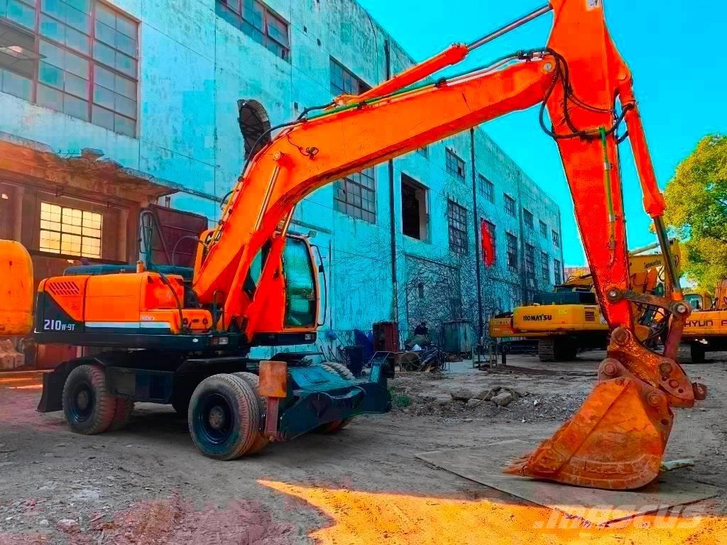 Hyundai R210W-9T Kāpurķēžu ekskavatori