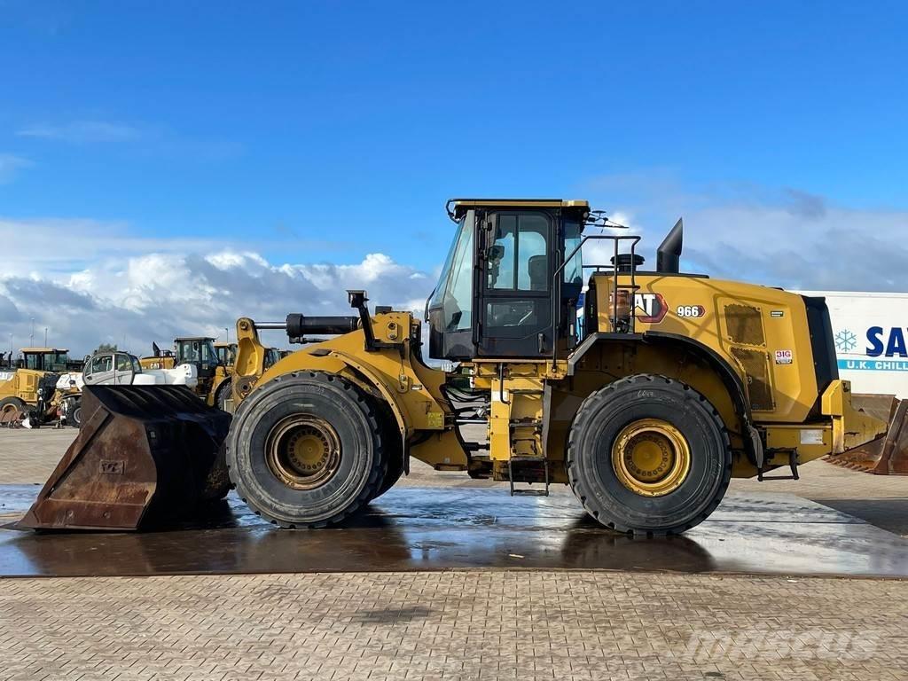 CAT 966 Iekrāvēji uz riteņiem