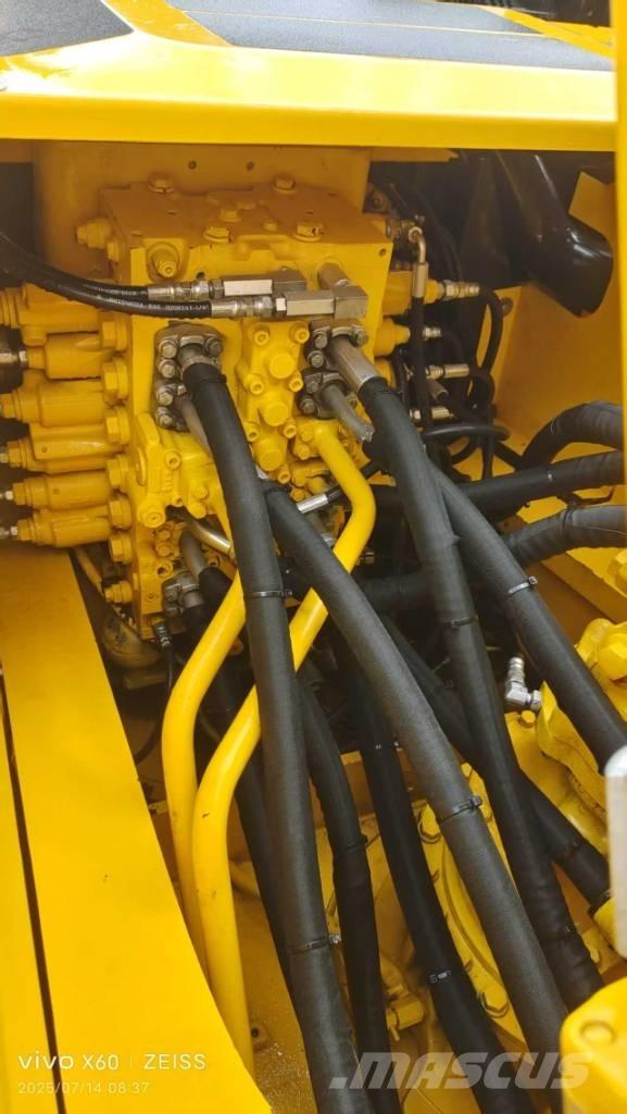 Komatsu PC 220-7 Kāpurķēžu ekskavatori