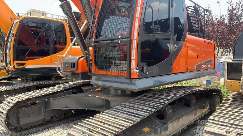 Doosan DX 300 LC-9 Kāpurķēžu ekskavatori