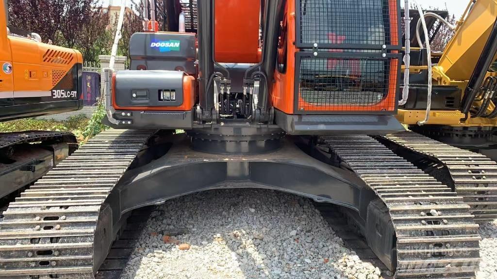Doosan DX 300 LC-9 Kāpurķēžu ekskavatori