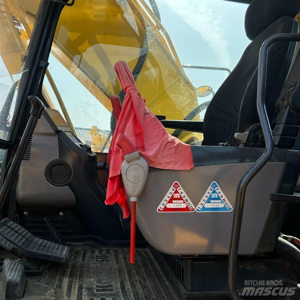 Komatsu 200-8 Kāpurķēžu ekskavatori