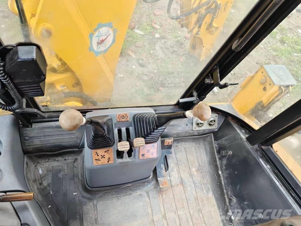 JCB 3 CX Ekskavatori-iekrāvēji