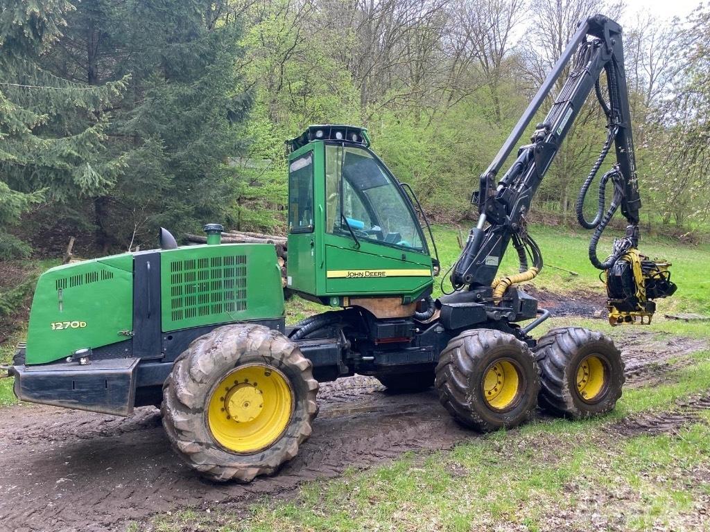John Deere 1270 D Harvesteri