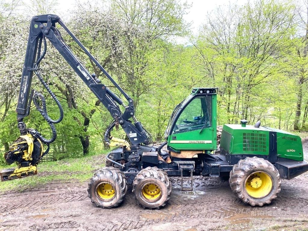 John Deere 1270 D Harvesteri