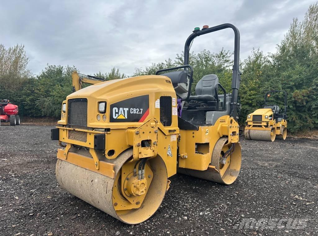 CAT CB 2.7 Divvalču grunts veltņi