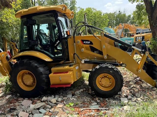 CAT 420 F Ekskavatori-iekrāvēji