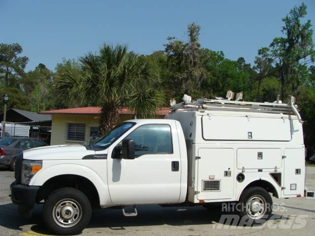 Ford F 350 SD Vieglais kravas automobilis/izkraušana no sāniem