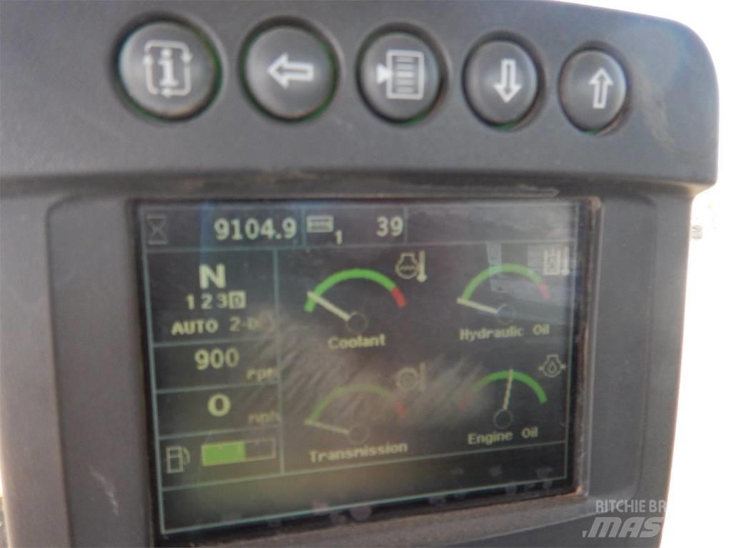 John Deere 524K Iekrāvēji uz riteņiem